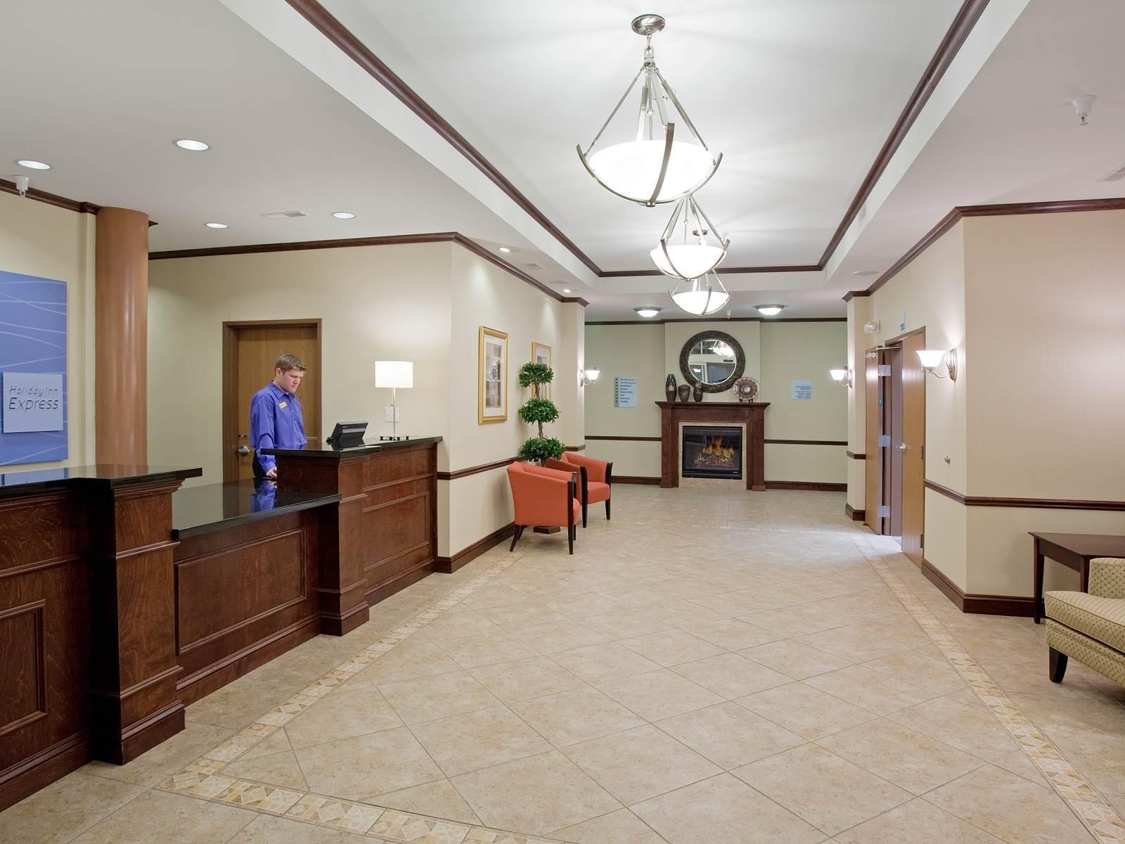Holiday Inn Express & Suites Buffalo, An Ihg Hotel Zewnętrze zdjęcie